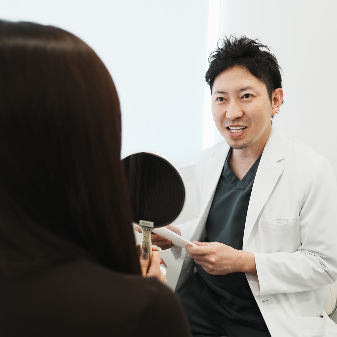 ボトックスビスタを説明している医師